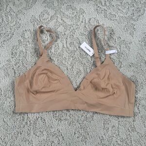 NWT Gap Body No Show Bralette - Medium